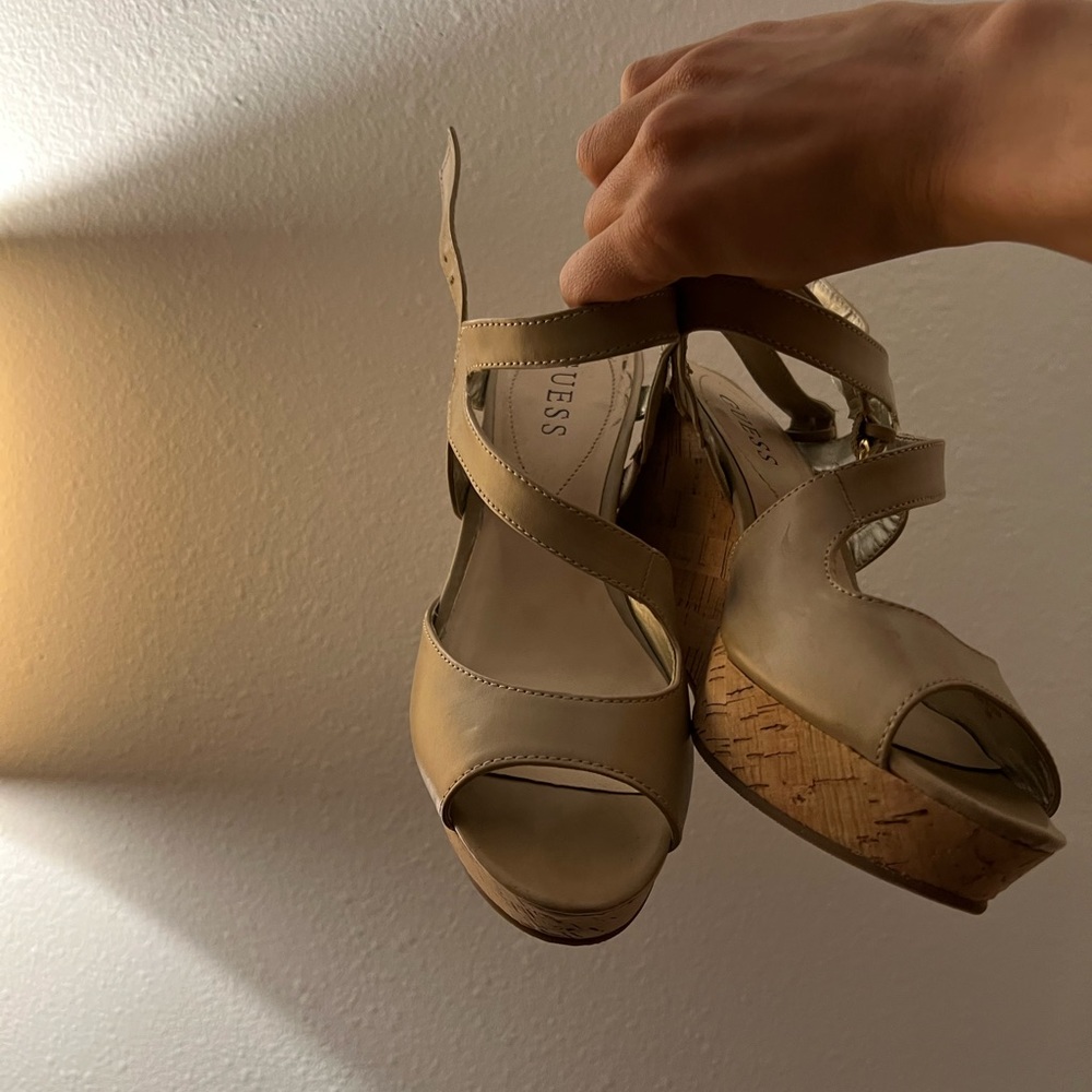 Guess sandals very comfortable